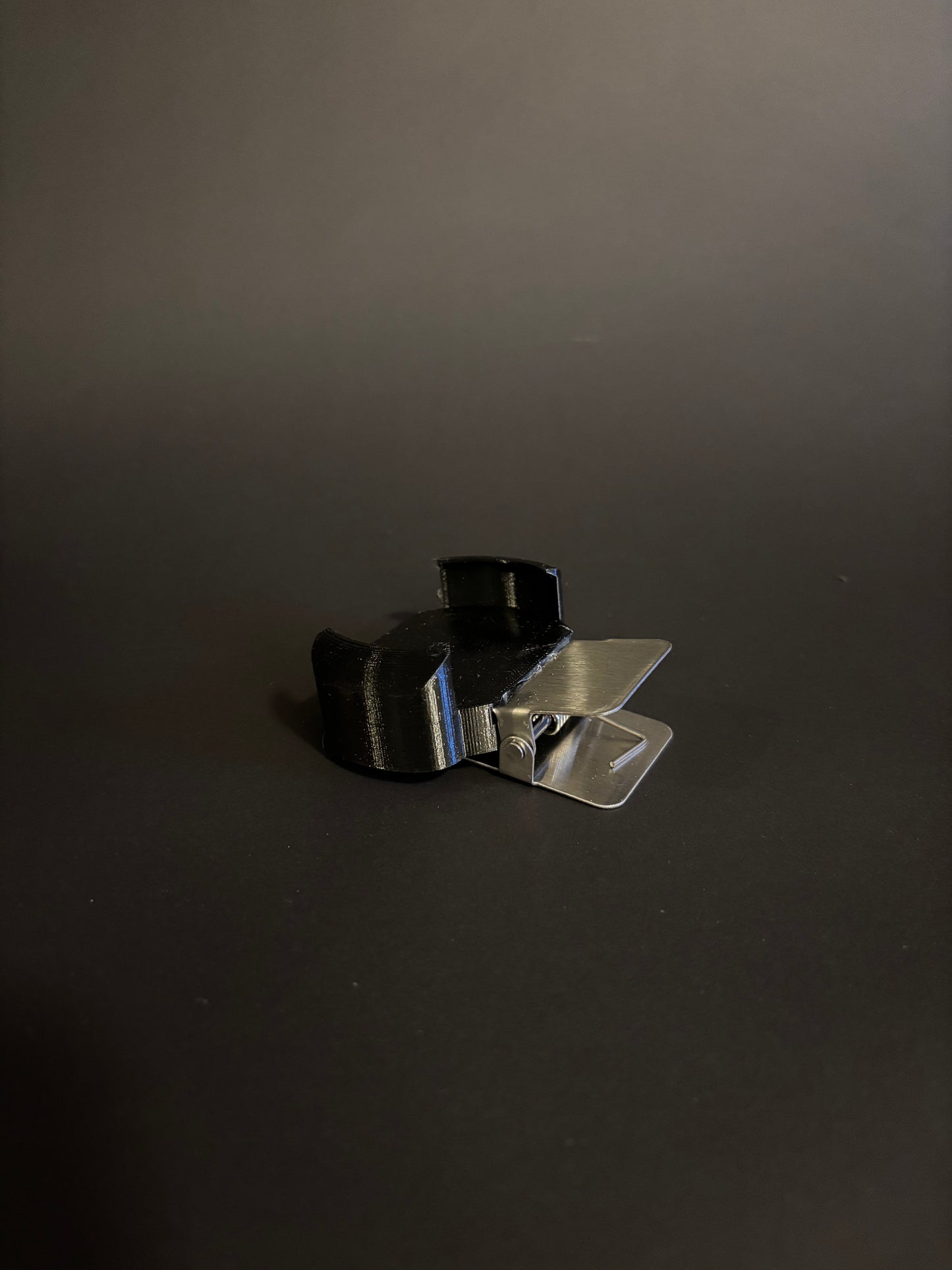 Clip-On Mount for USB-Powered Lamps